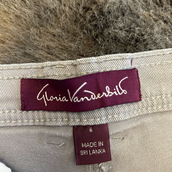 Gloria Vanderbilt Gray Jeans - Picture 3 of 3